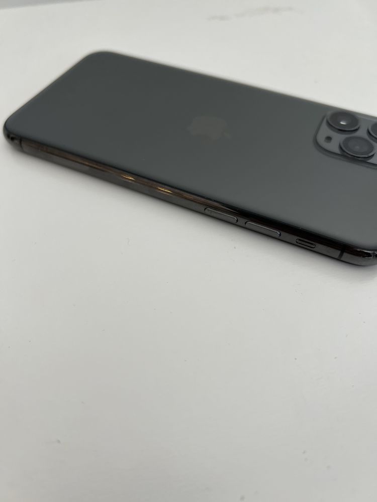 iPhone 11 Pro Space Gray Bateria 100 %