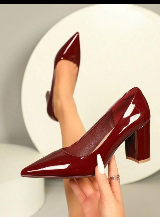 Scarpin vermelho borgonha