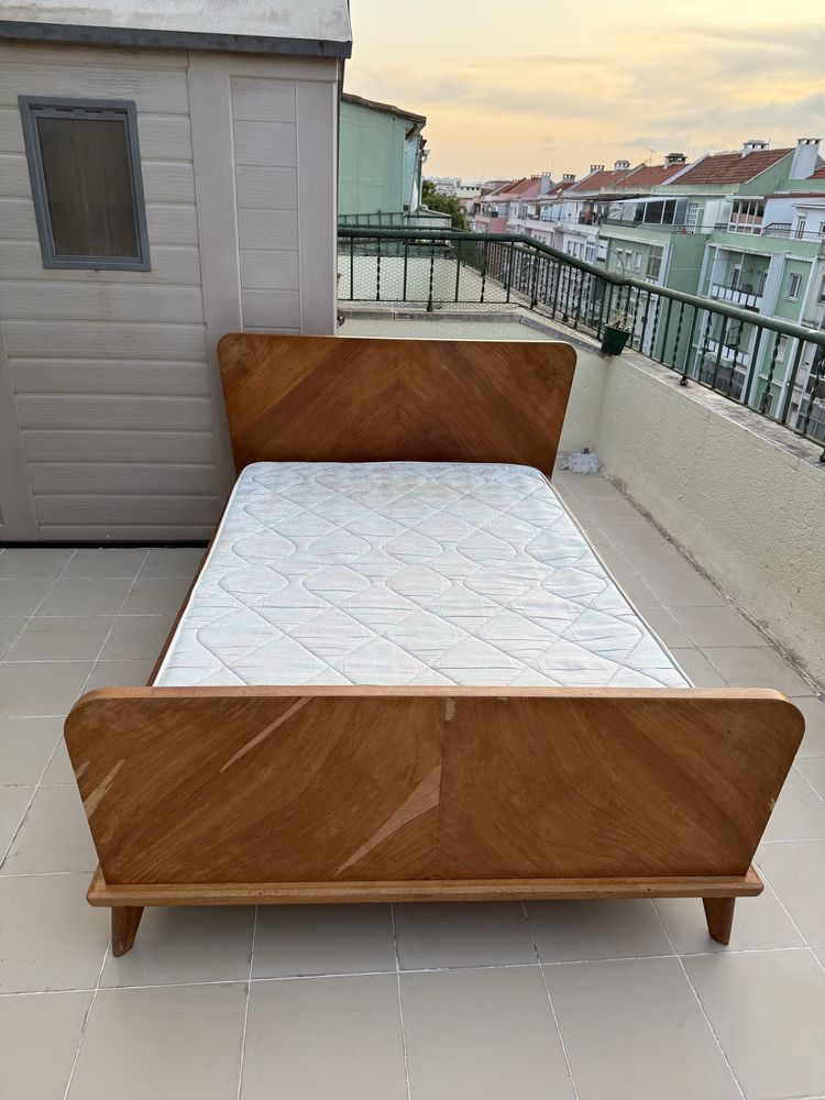 Cama madeira maciça , 120x190 com colchao