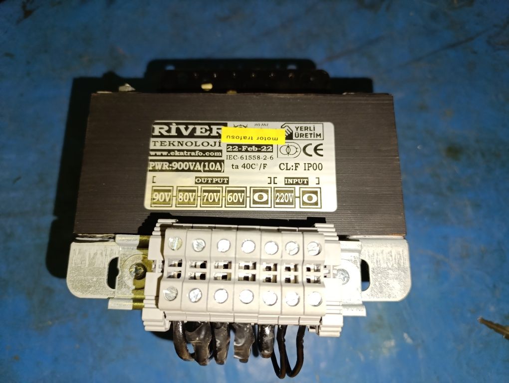 Vendo transformador 60v até 90V 900VA como novo