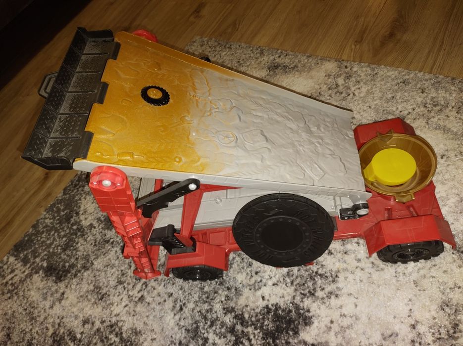 Zjeżdzalnia wyścigowa hot weals