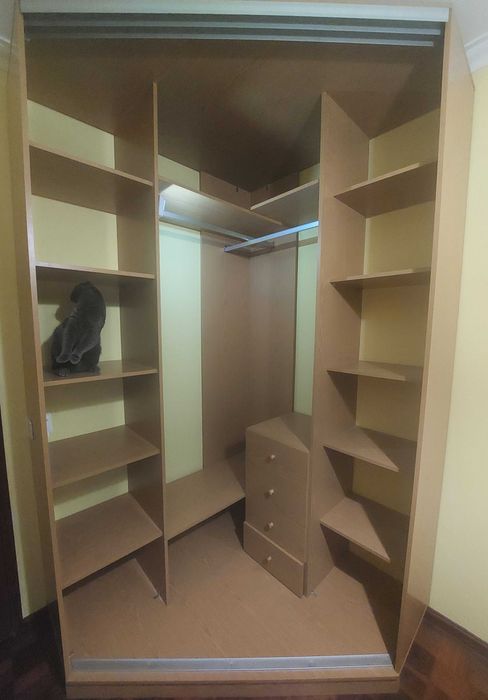 Roupeiro Espaçoso para Quarto – Oportunidade Imperdível