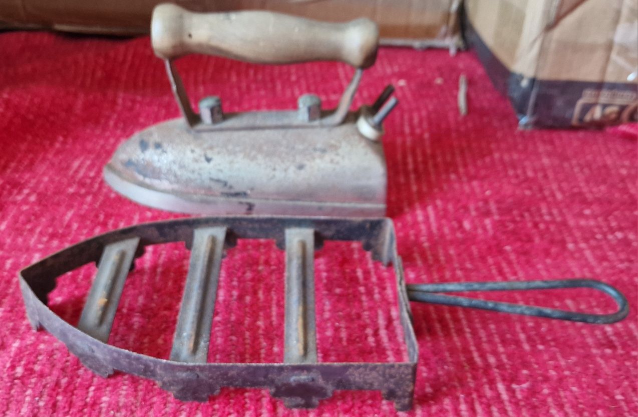 Ferro antigo  com  base