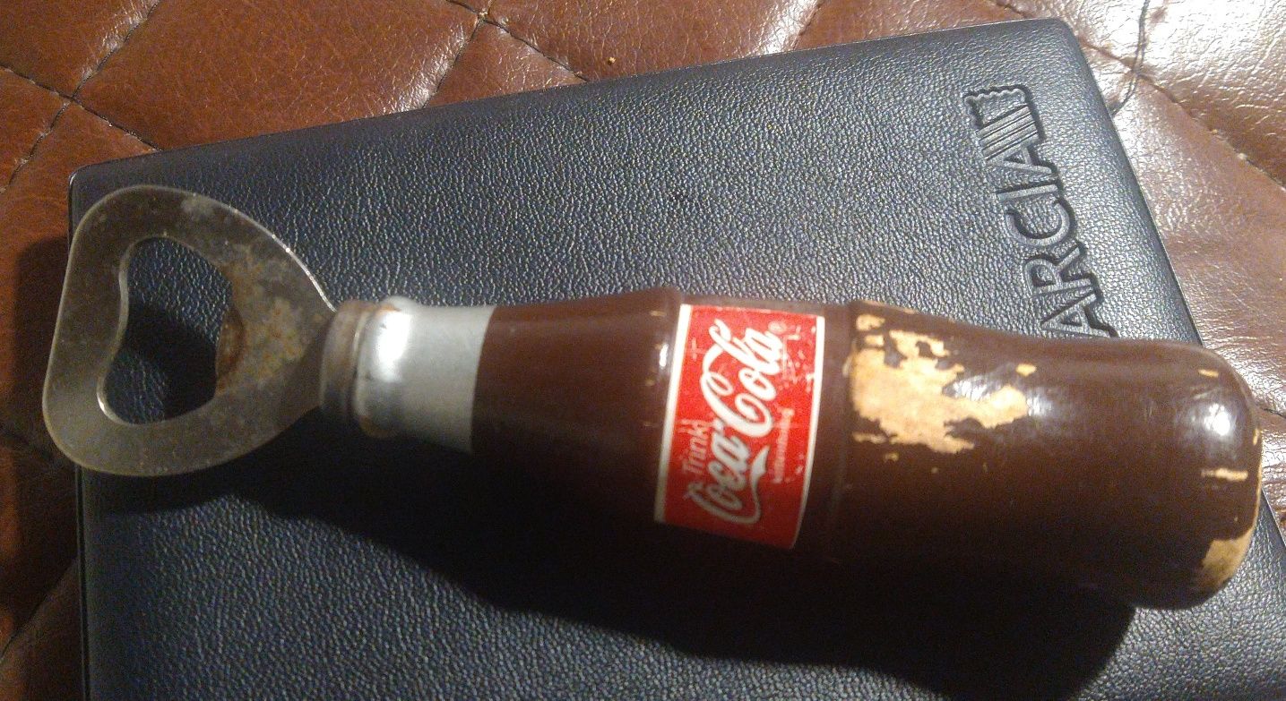 Otwieracz butelek coca cola