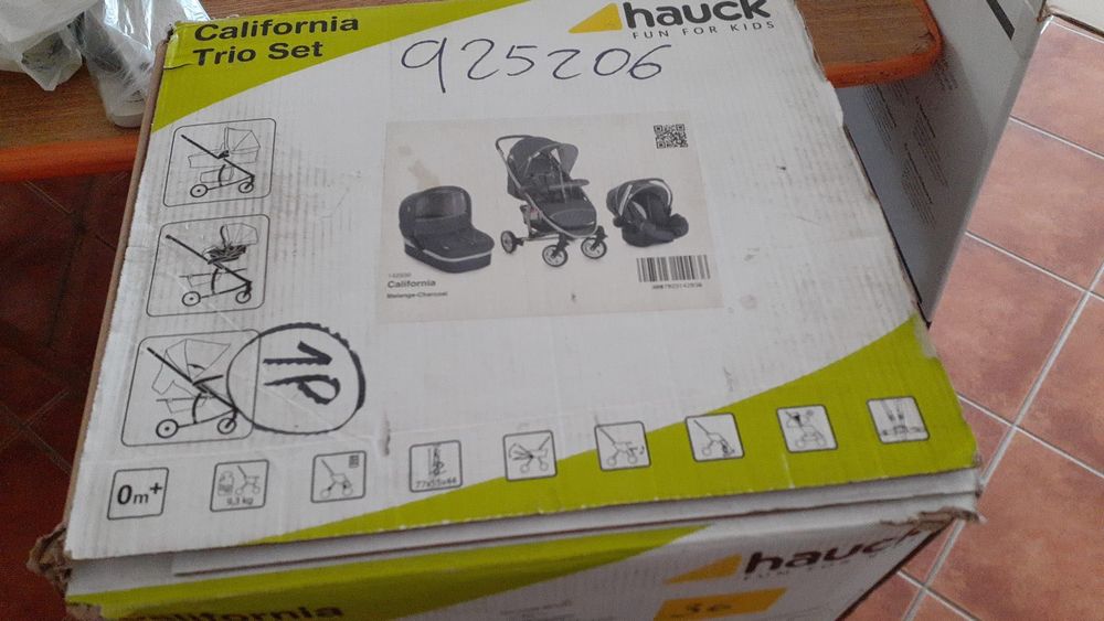 Carrinho de bebé trio