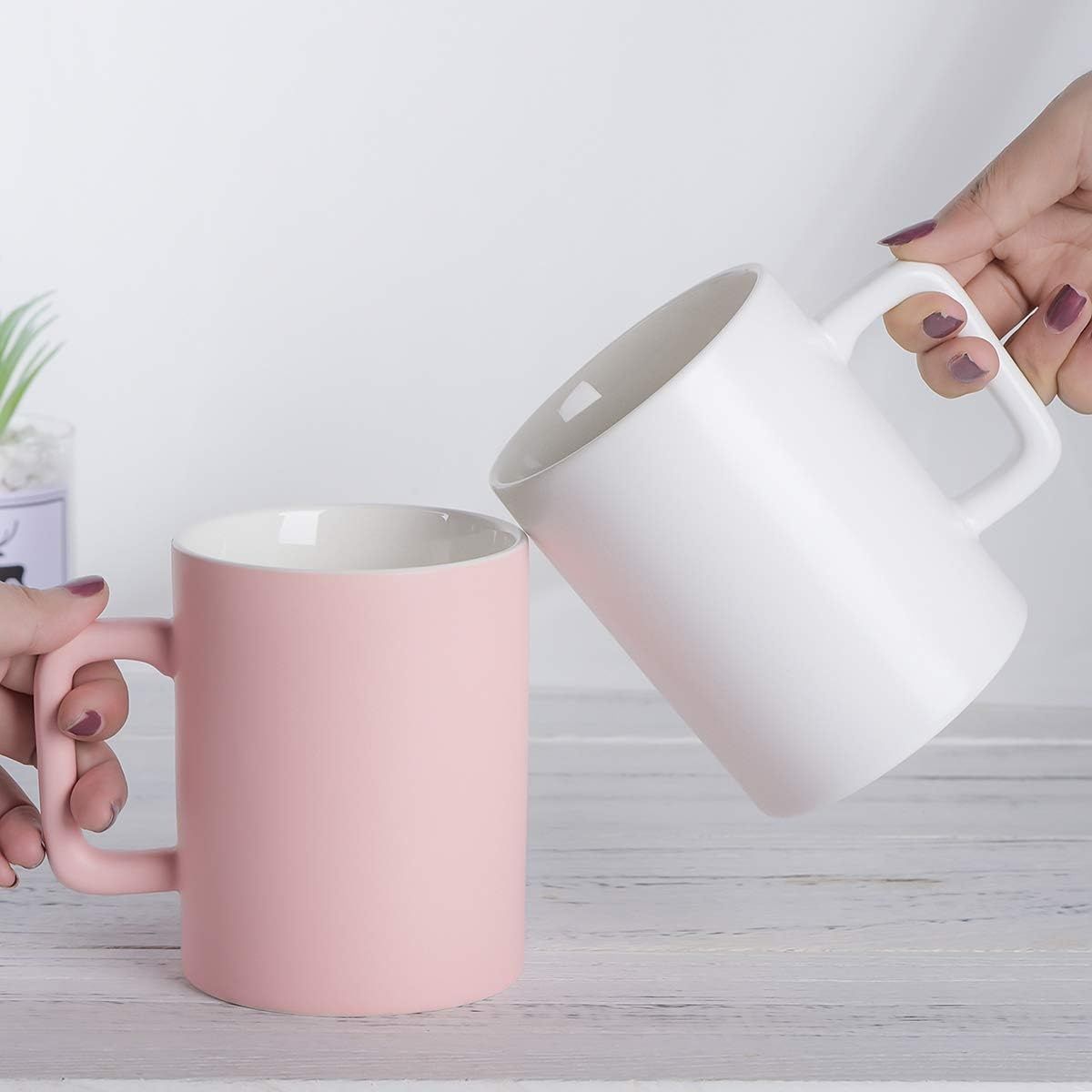 Newanovi Ceramiczny kubek o poj. 500 ml różowy