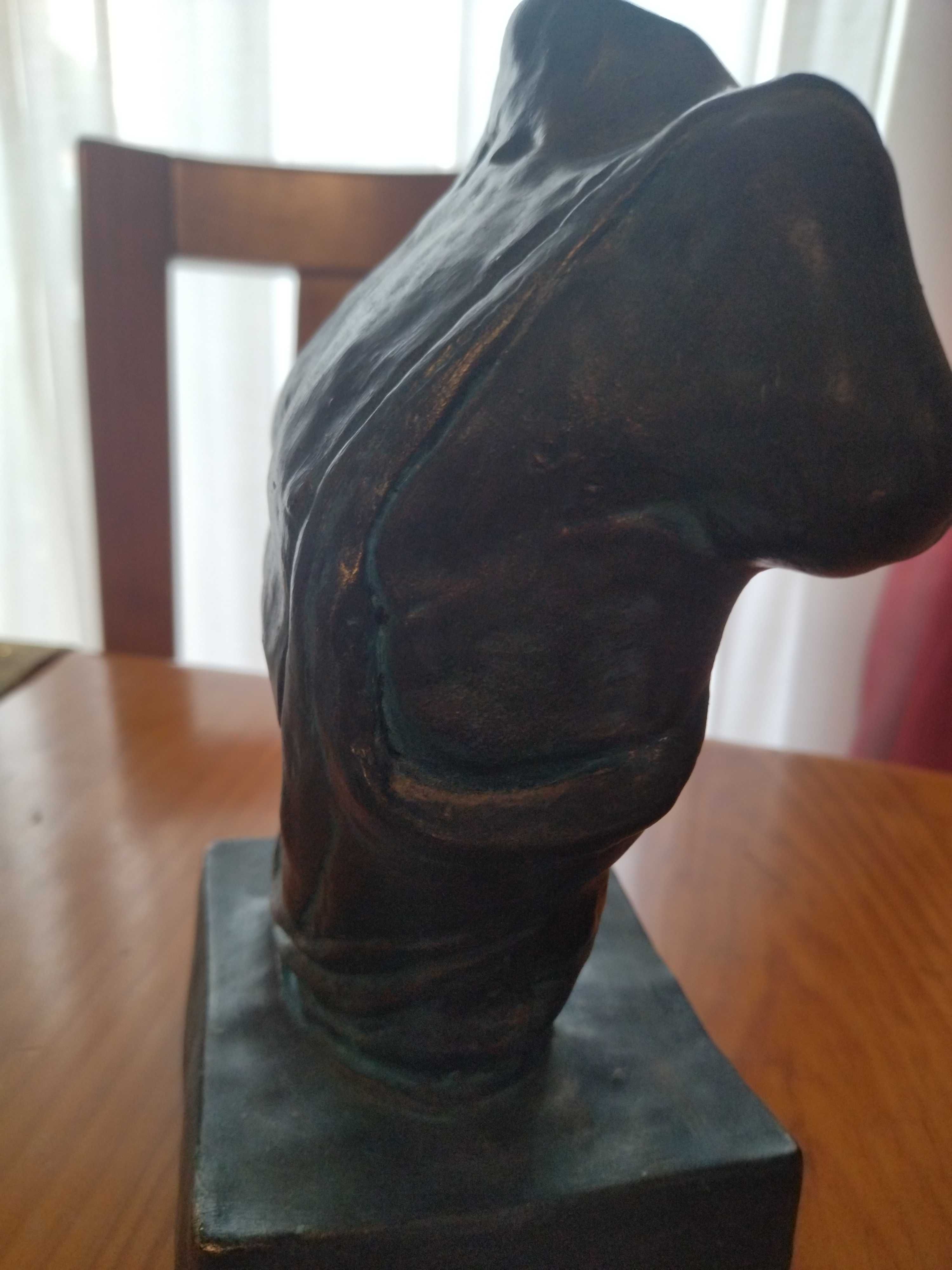 Estatueta em gesso pintado à mão (Busto masculino )