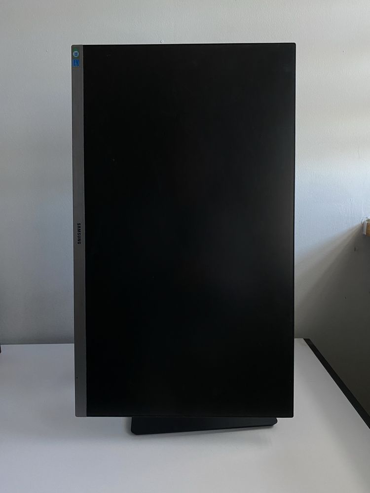 Monitor bezbramkowy Samsung LED 24" LS24R650FDUXEN kamerka savio