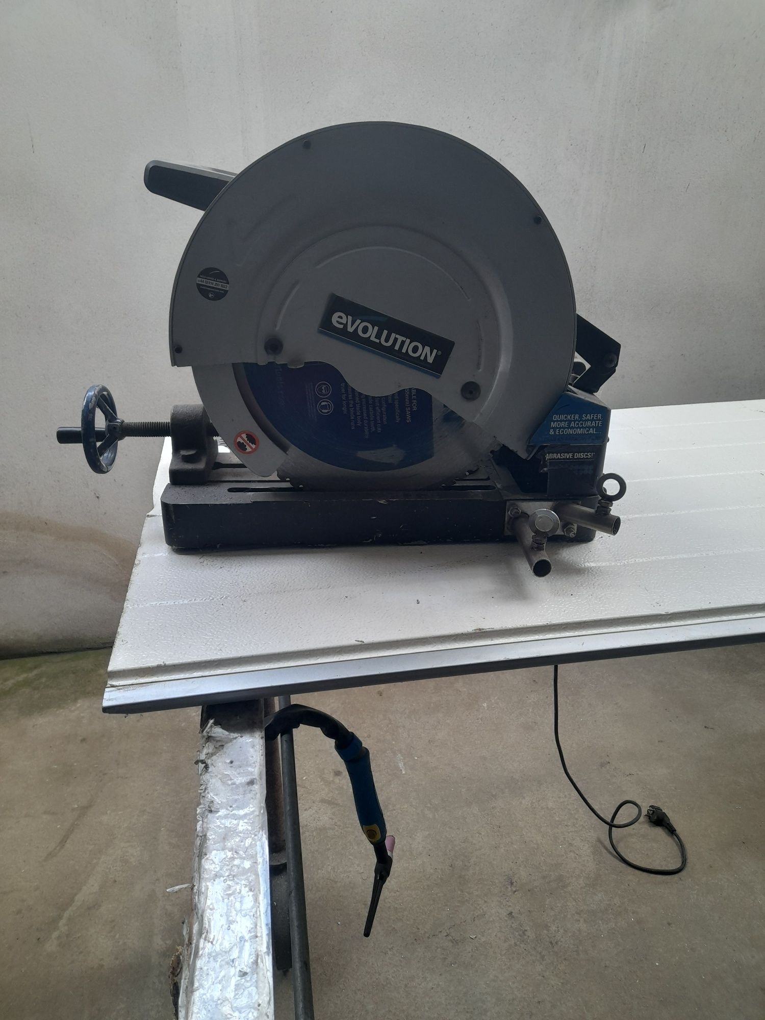 Maquina serrote de corte