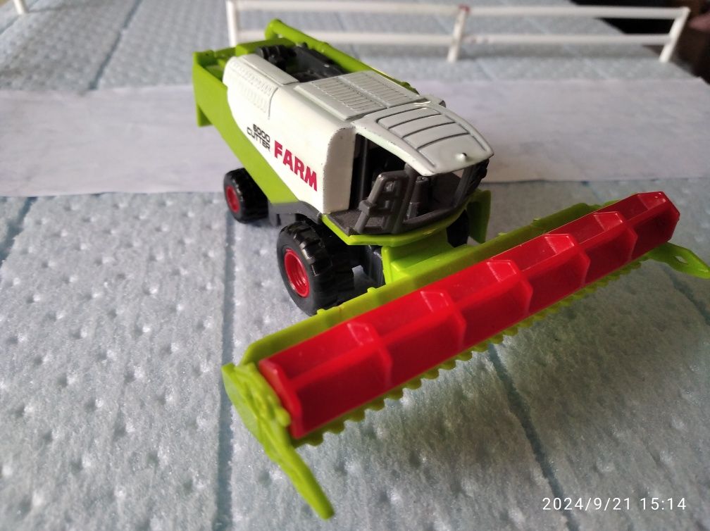 Трактори і комбайни модель 1:87