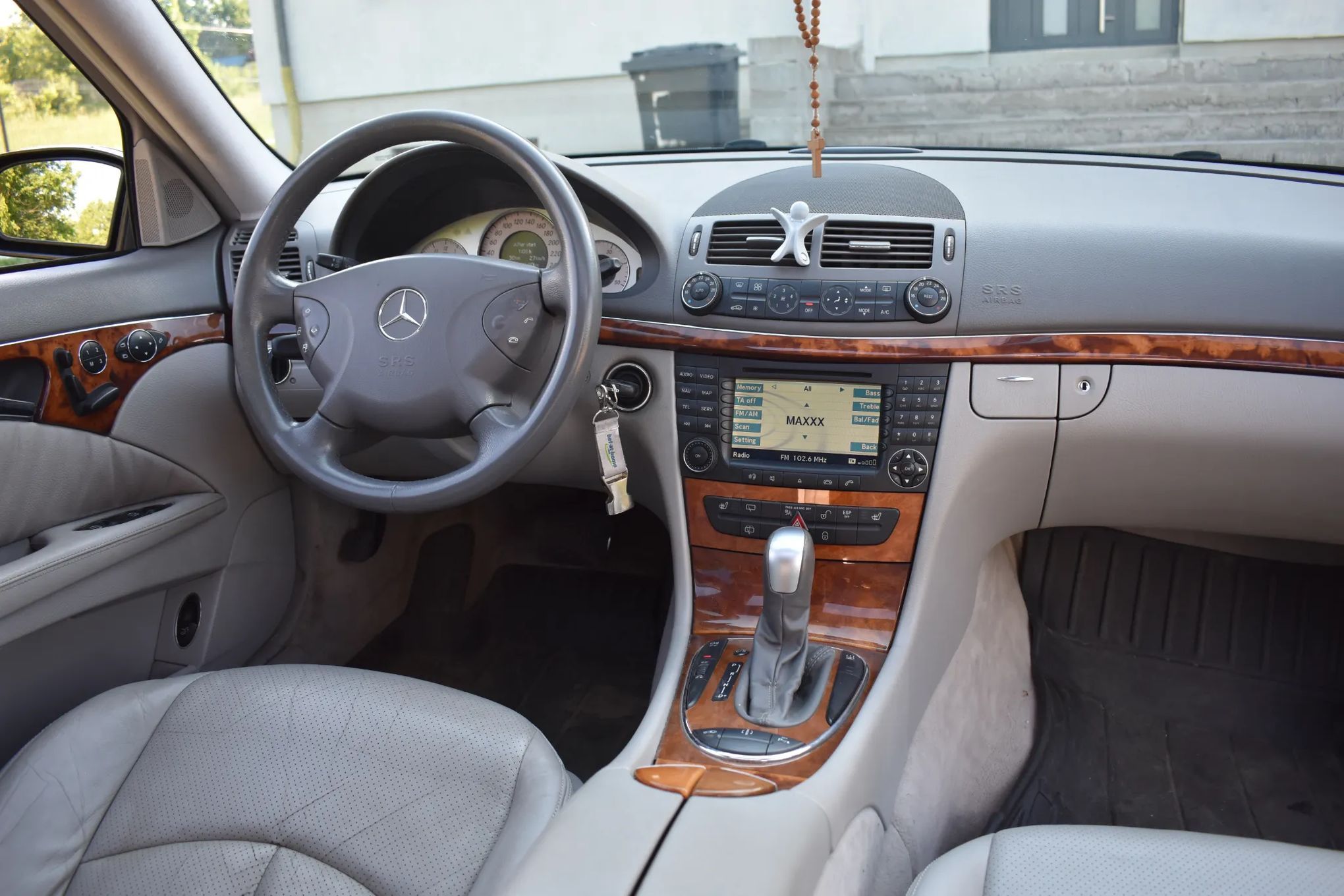 Mercedes-Benz Klasa E Mercedes E320 W 211