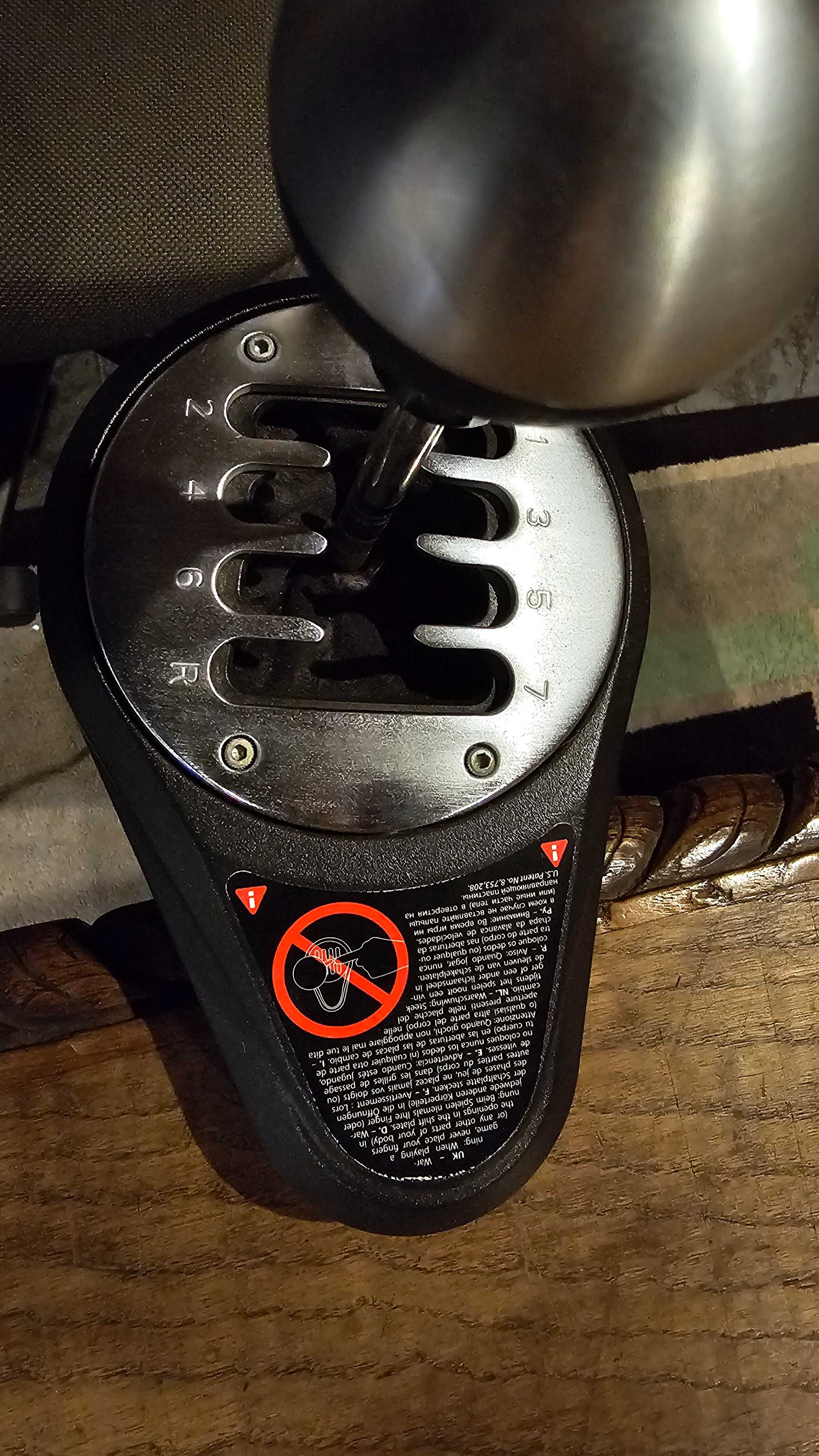 Thrustmaster TH8
