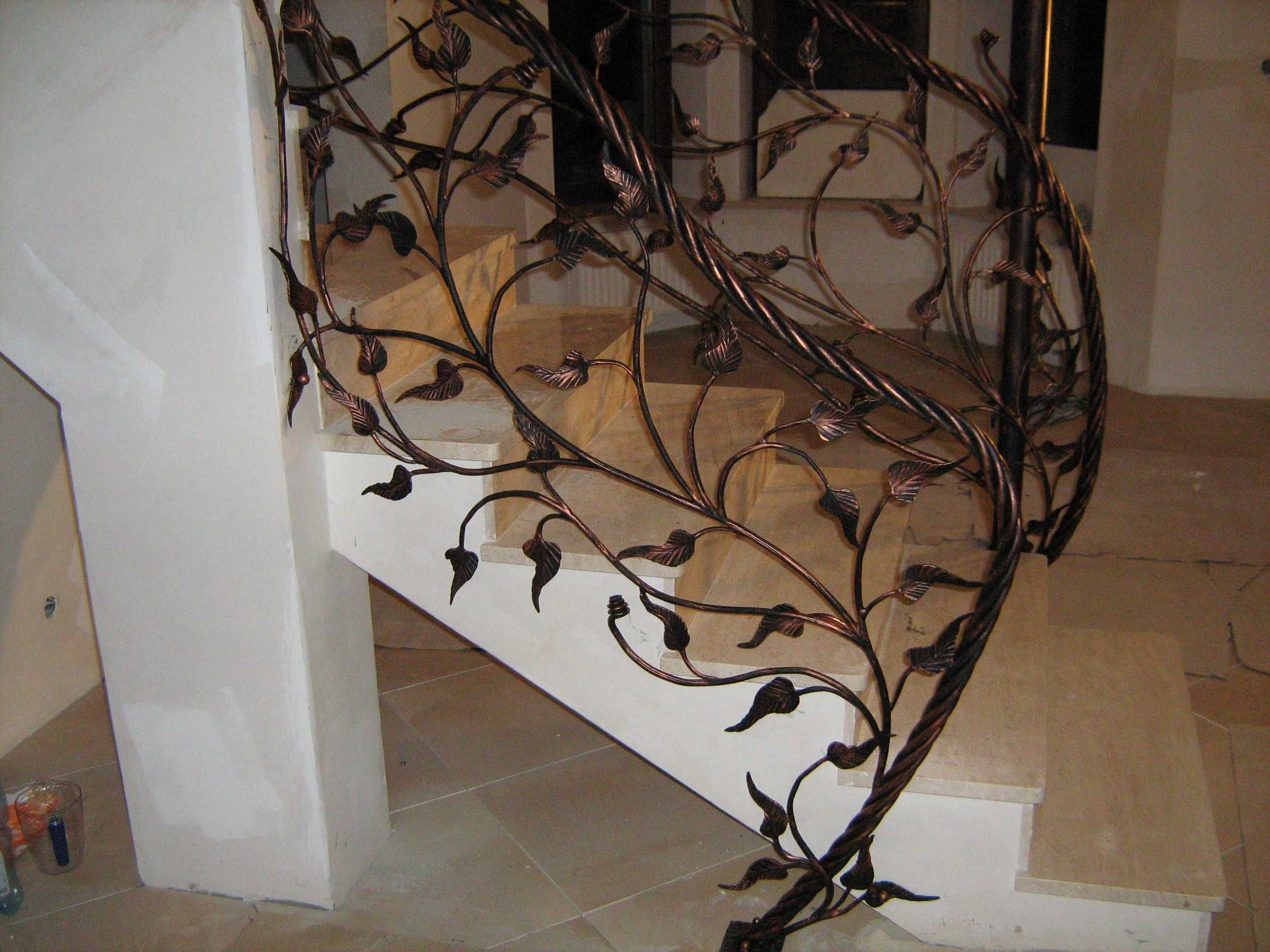 Balustrady kute - zewnętrzne i wewnętrzne