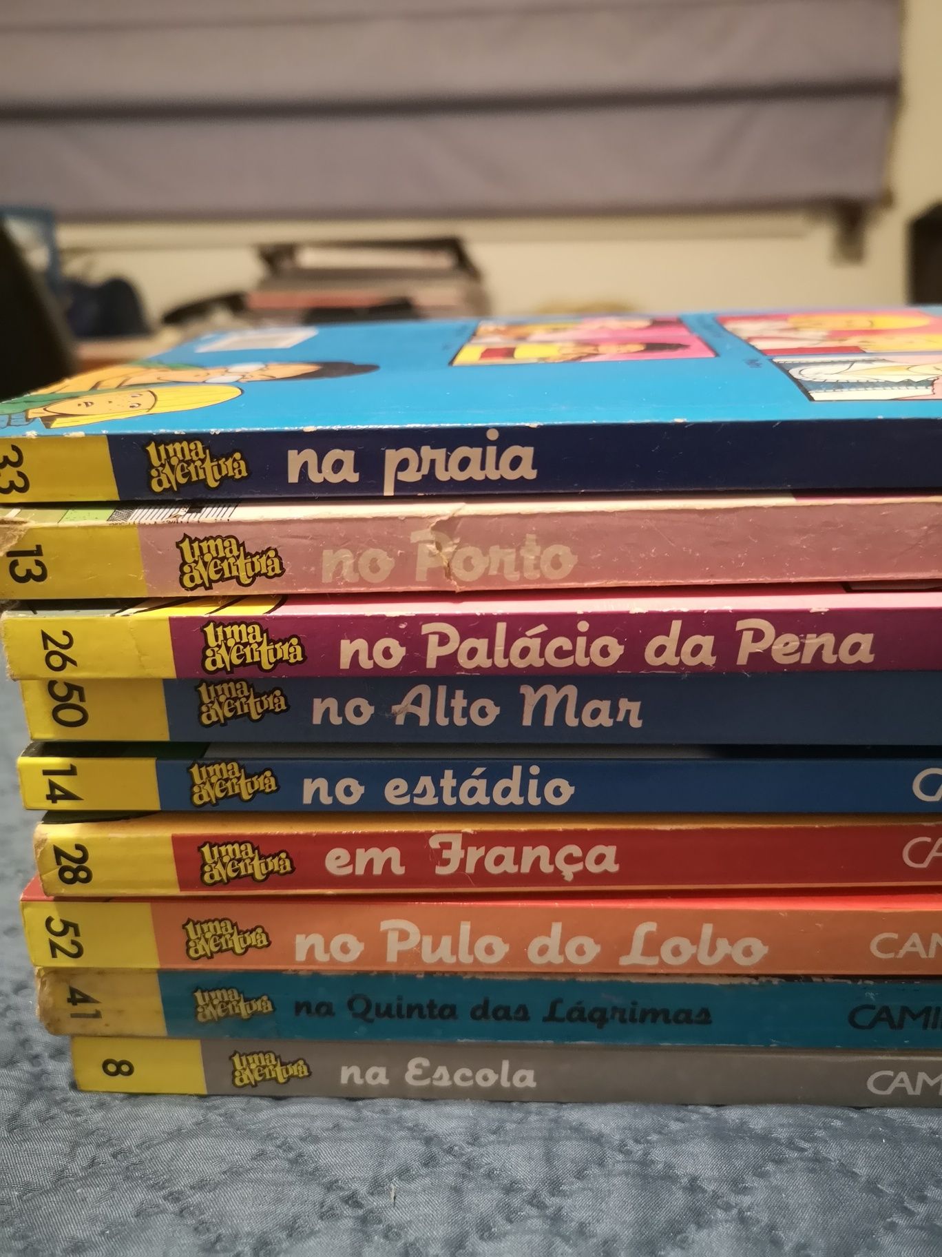 Alguns conjuntos de livros, cada livro a 10€, preço negociável