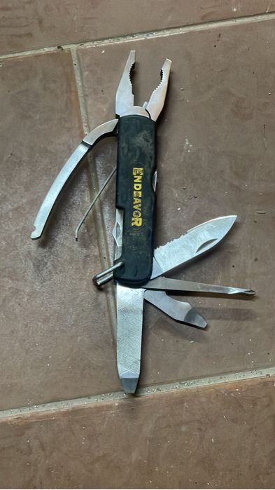 Canivete multifunçõens