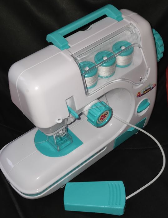 Детская швейная машинка