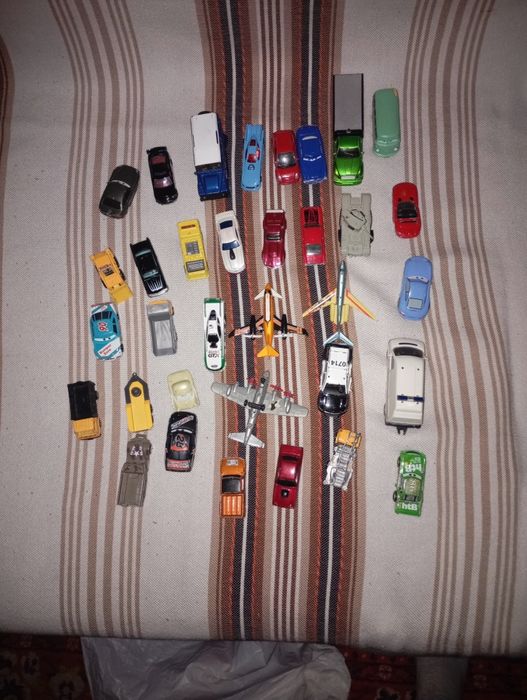 Машинки іграшкові