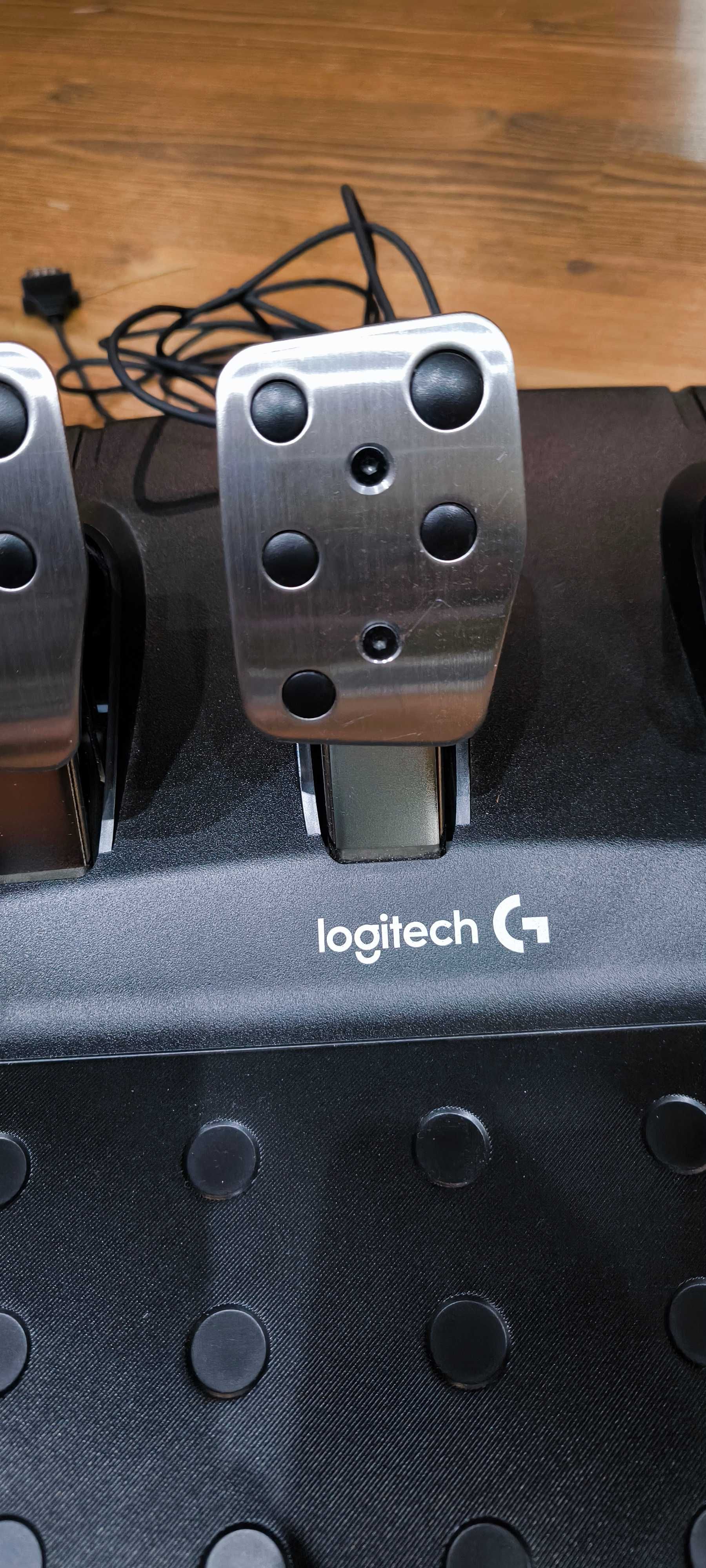 Kierownica gamingowa Logitech G29 – stan idealny