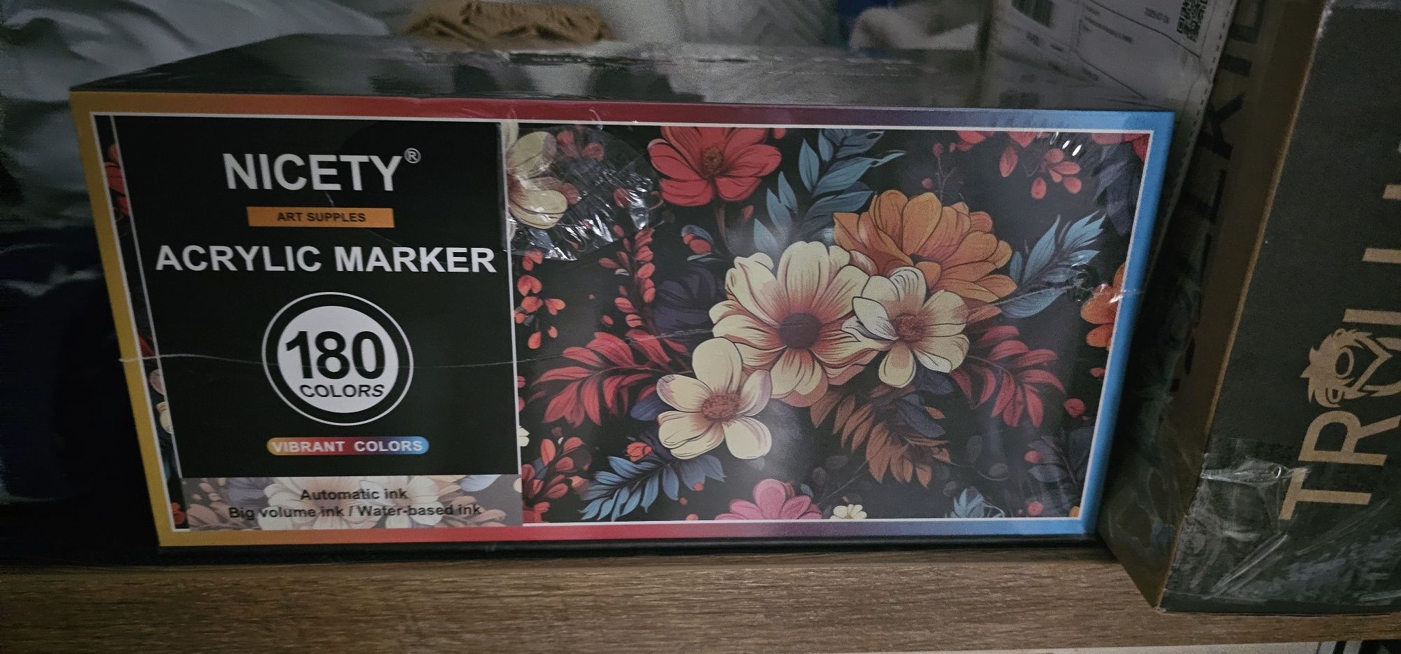 Pisaki akrylowe nicety 180 sztuk