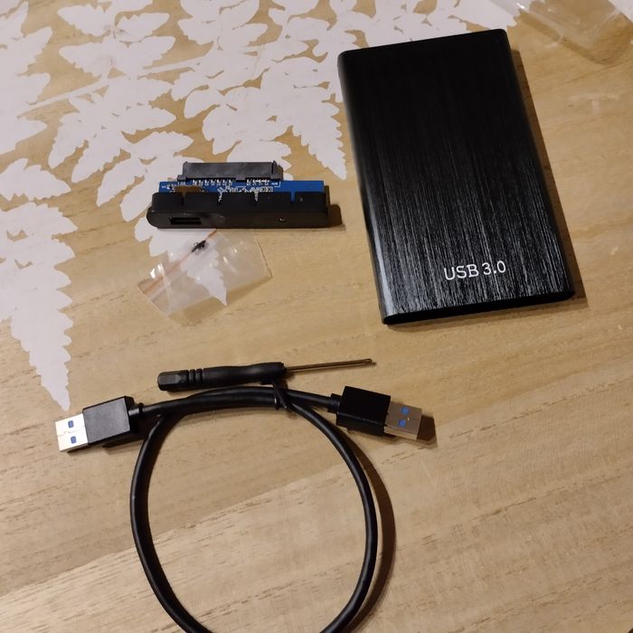 Akcesoria do komputera na USB i Sata nowe