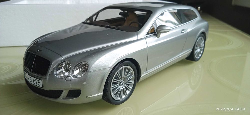 модель 1/18 BENTLEY  2010