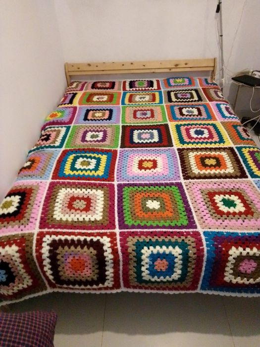 Colcha lã feita à mão