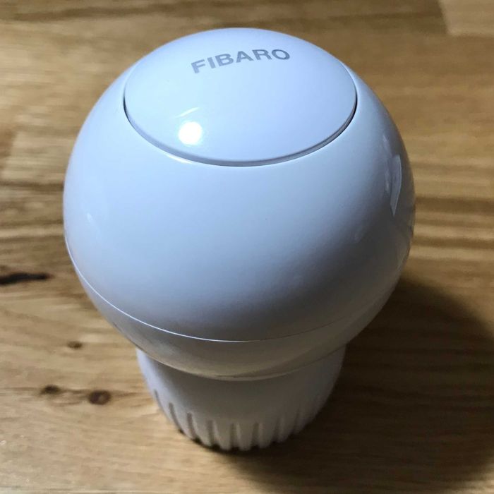 4x FIBARO FGBHT-001 Głowica termostatyczna ver. HK Homekit