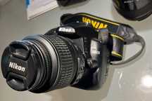 Camera Nikon D5000 com acessórios