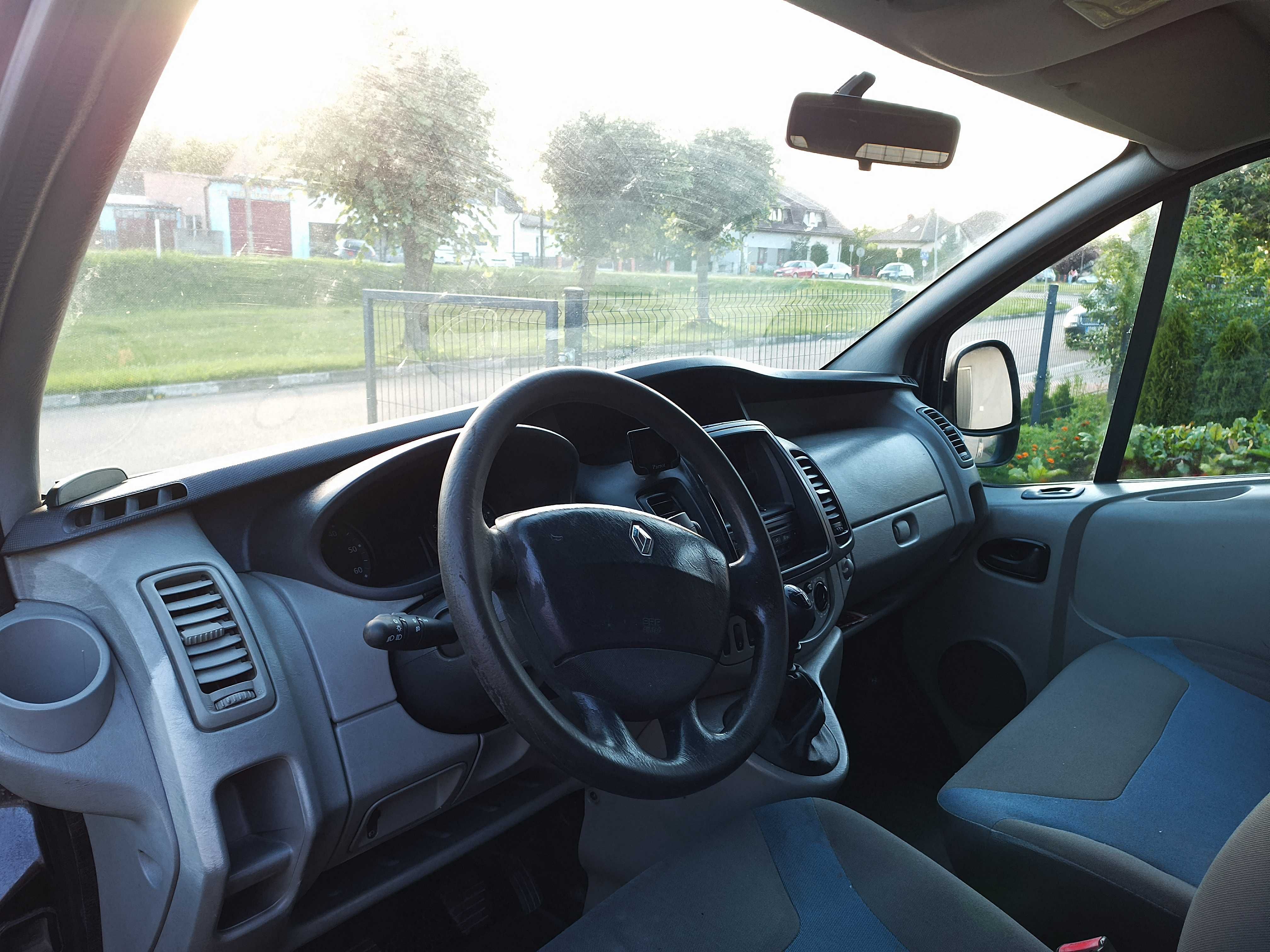 Renault Trafic rok 2011,  Long 2,0 blaszak klimatyzacja