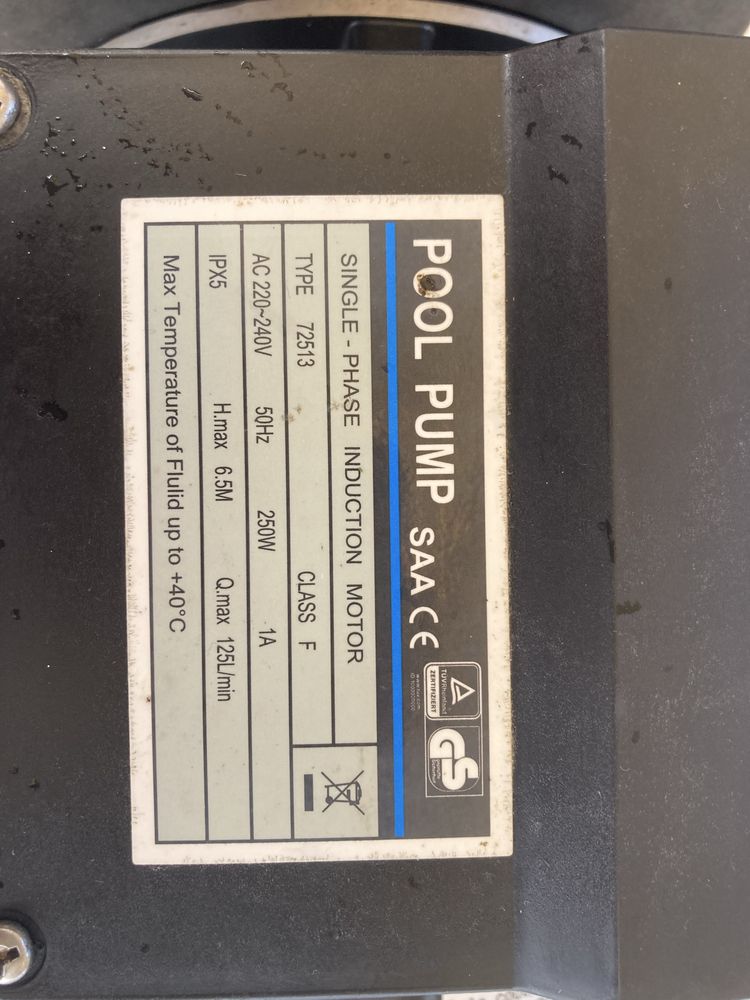 Monobloco com bomba QP 300 em pré-filtro