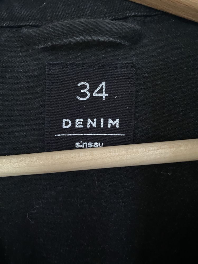 Czarna kurtka jeansowa Sinsay oversize rozmiar 34