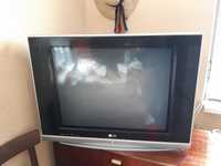 Продам кинескопный телевизор   LG  29FS7RNX  с экраном 72 см
