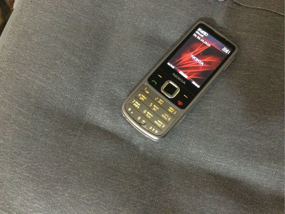 Продам две нокии 6700с