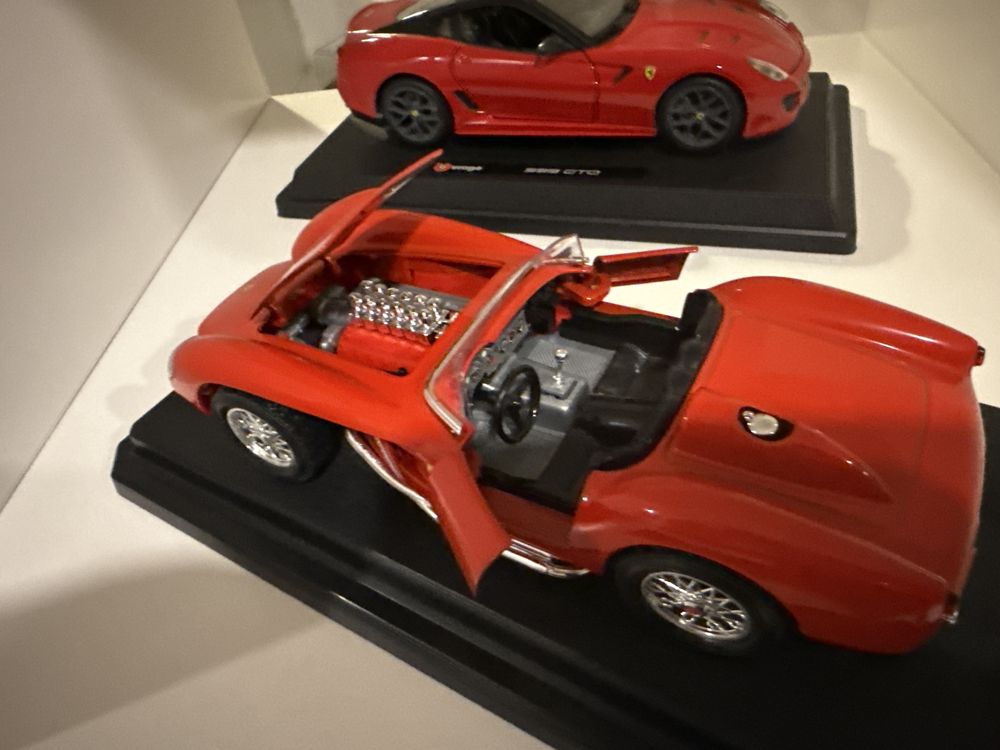 Ferrari Bburago 1/24 testarossa