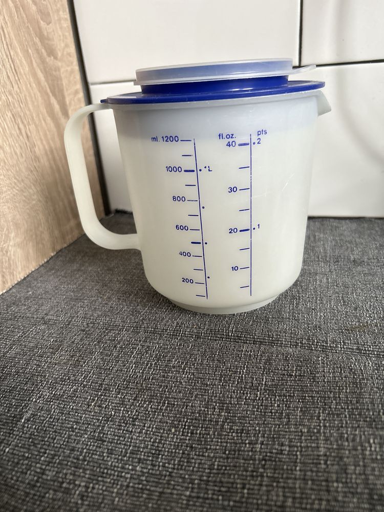 Tupperware pojemnik do miksowania i miarka do 1200 ml