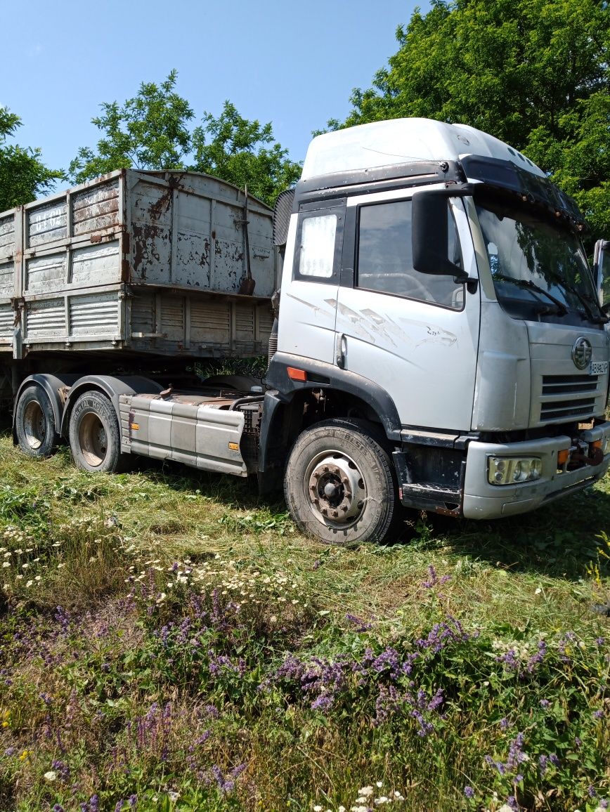 Продам тягач з причепом,