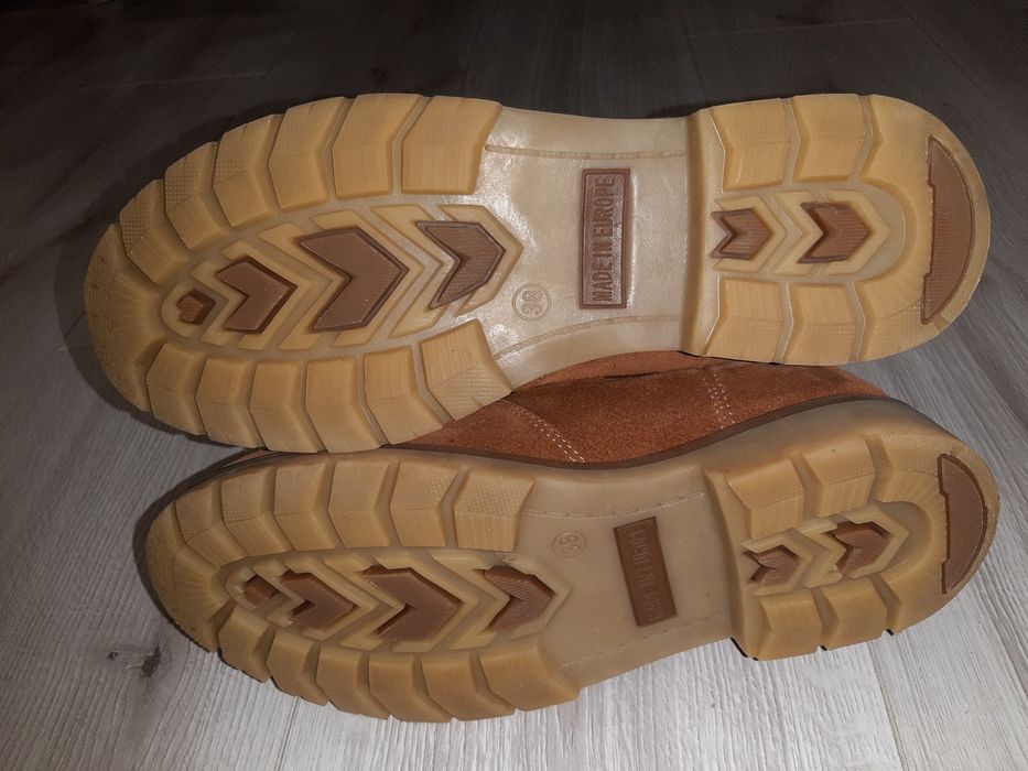 Продам зимние ботиночки женские