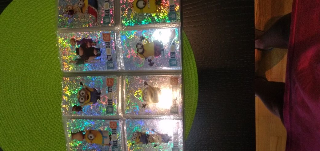 Sprzedam album z kartami Minionków