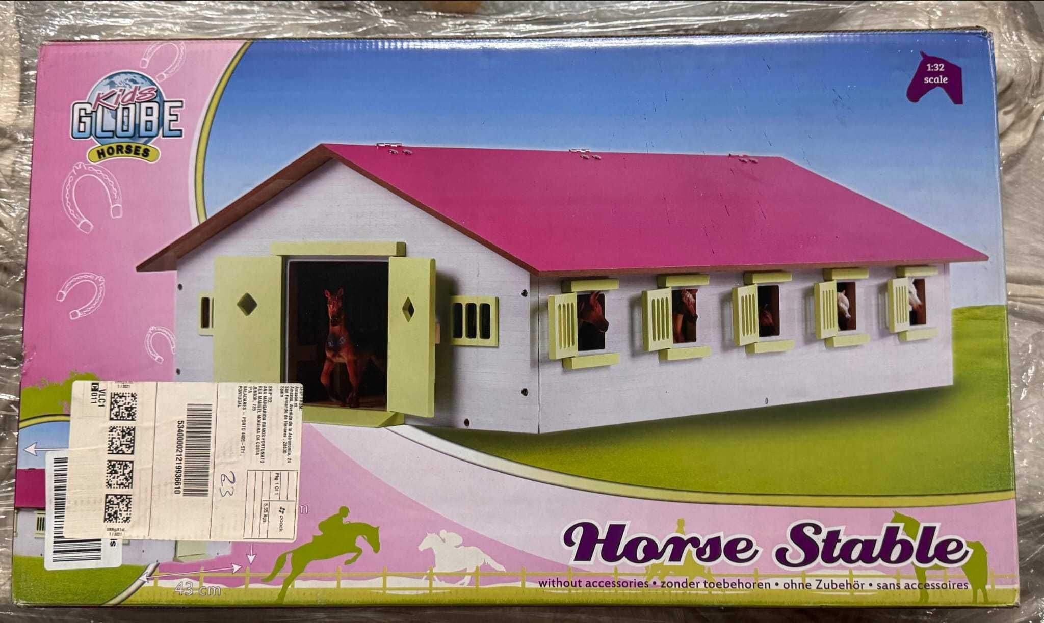 Vendo quinta equestre para cavalos de brincar com 9 estábulos