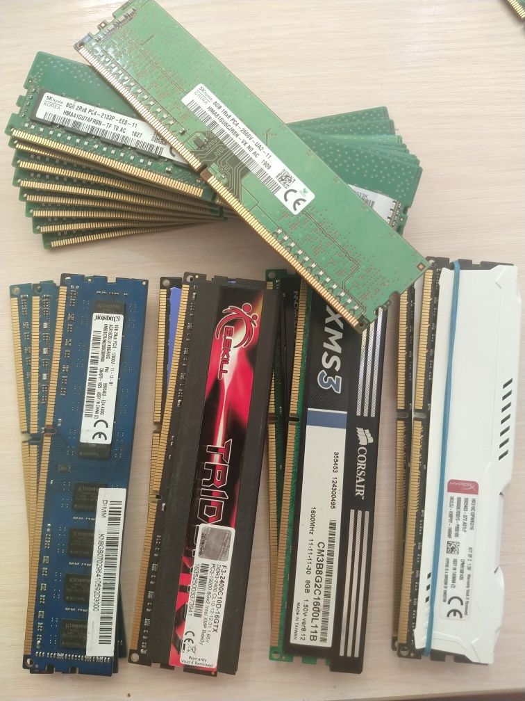 ГУРТ  Ddr3 2/4 Гб Оперативна пам'ять для ПК