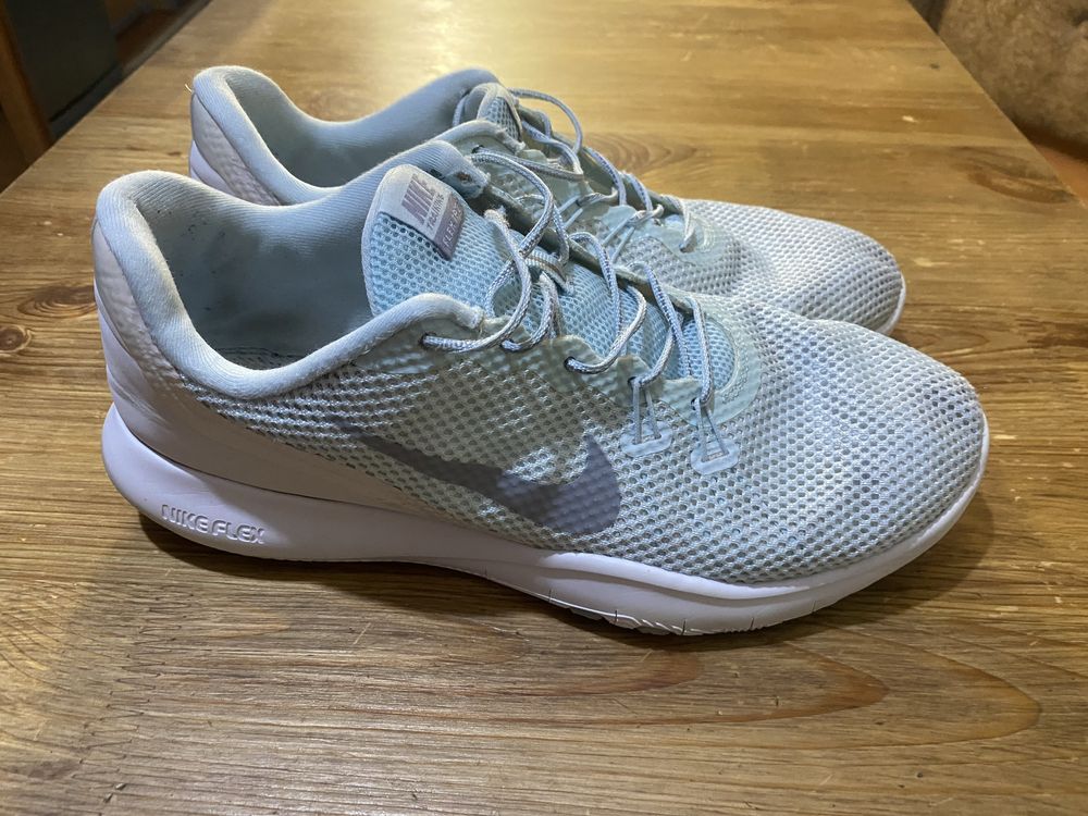 Кросівки  nike 43 р.бу.