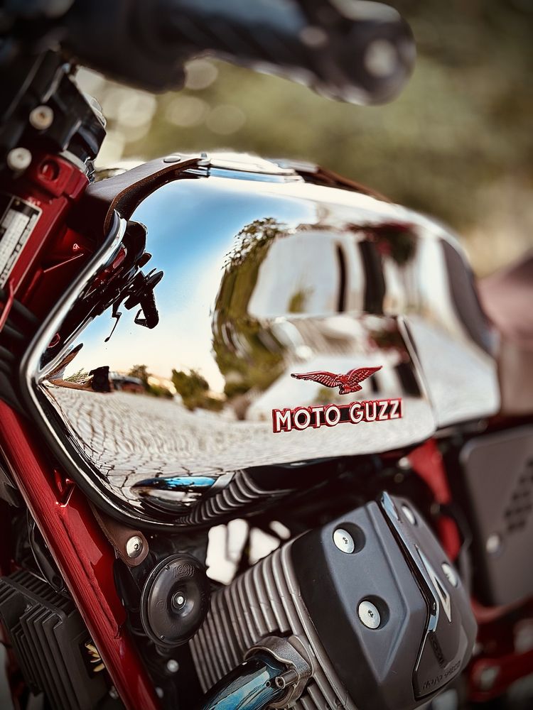 Moto Guzzi V7 II Racer