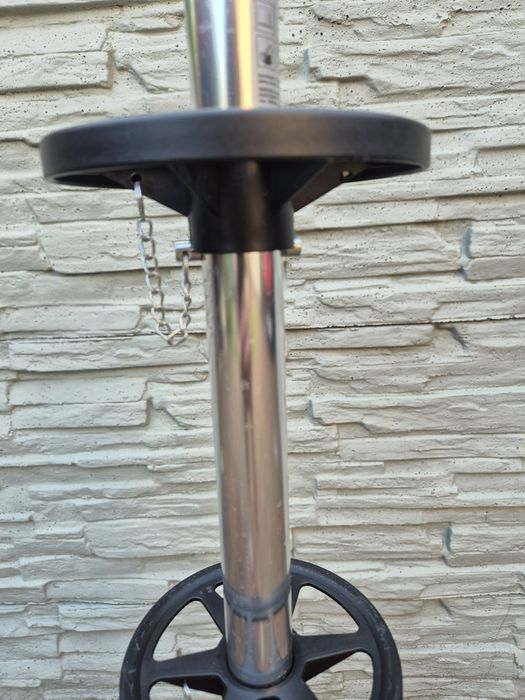 Stojak na koła do samochodu