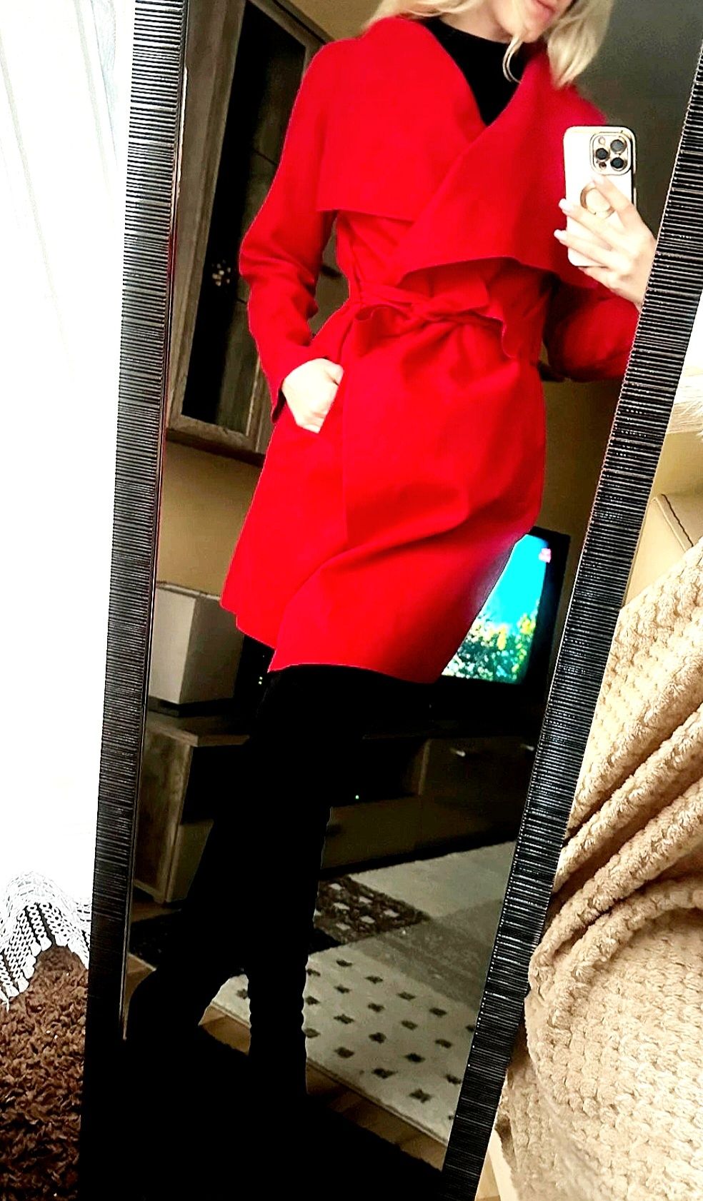 Czerwony płaszcz  roz.S/M okazja