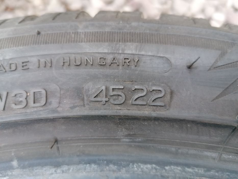 245/40/19 Bridgestone 2022 rok zimowe