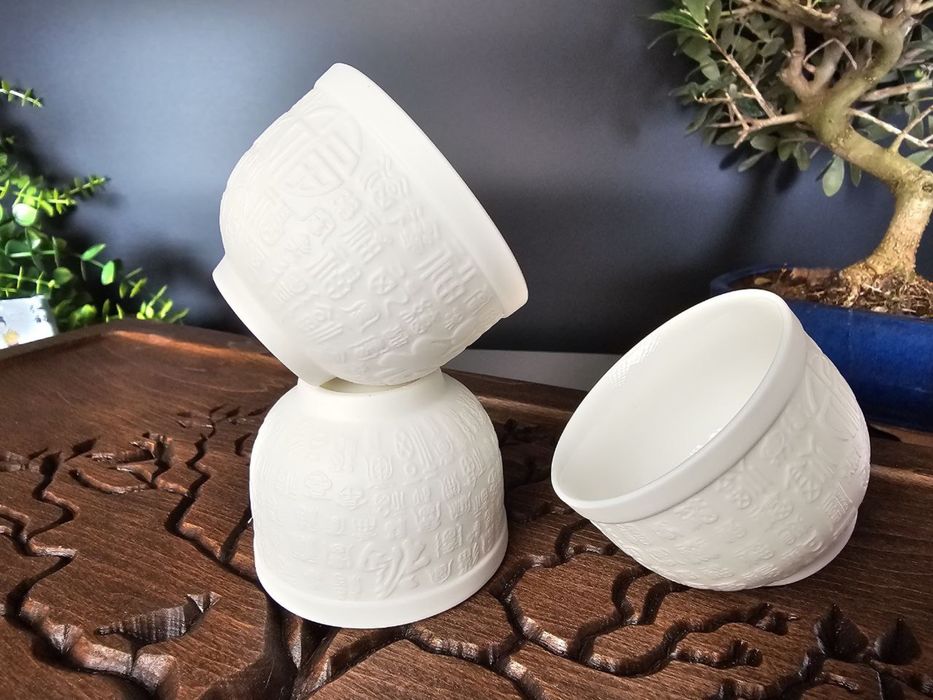 Порцелянова Піала для чаю Вирізна, Ручна робота "Щастя" на 90 мл