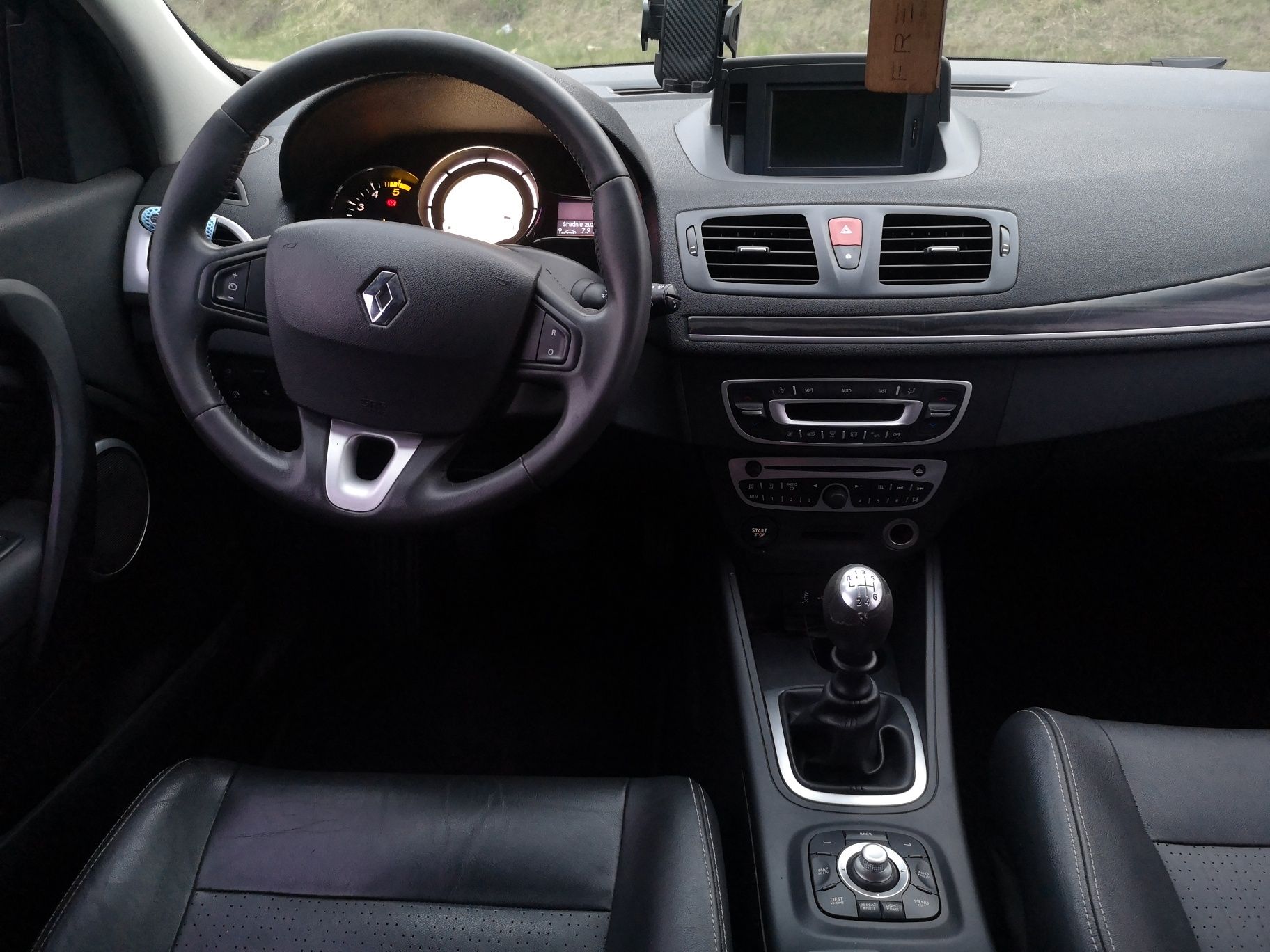 Renault megane 3 2.0dci 160 km xenon pdc keylles doinwestowana