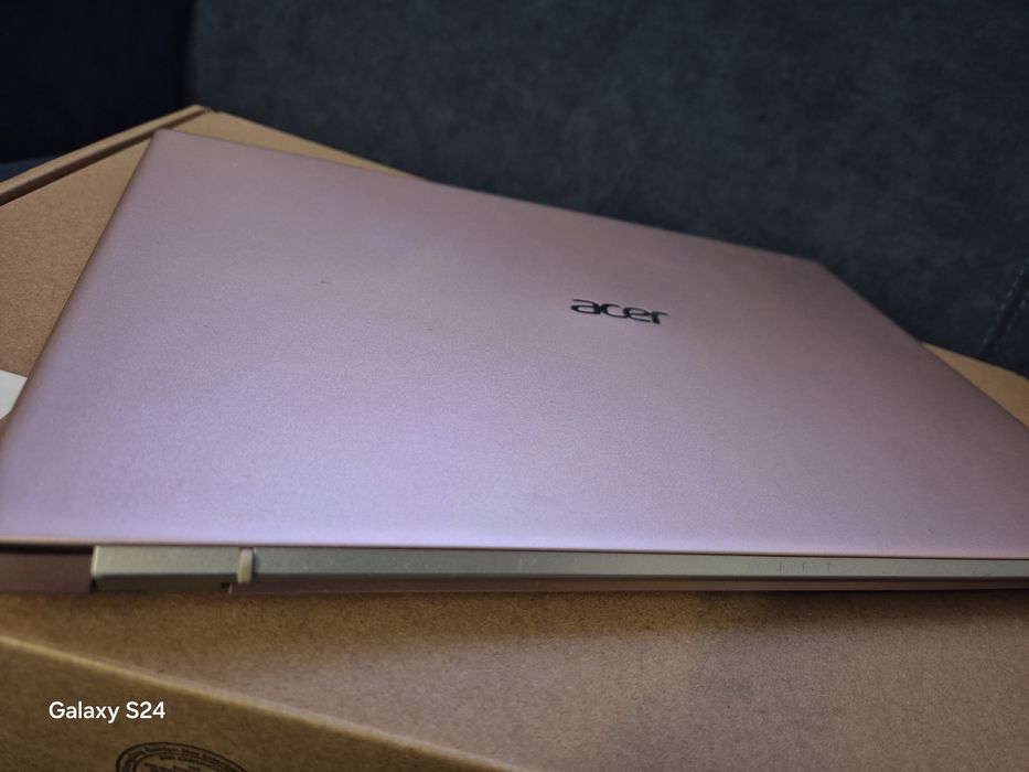 Acer Swift 1 różowy