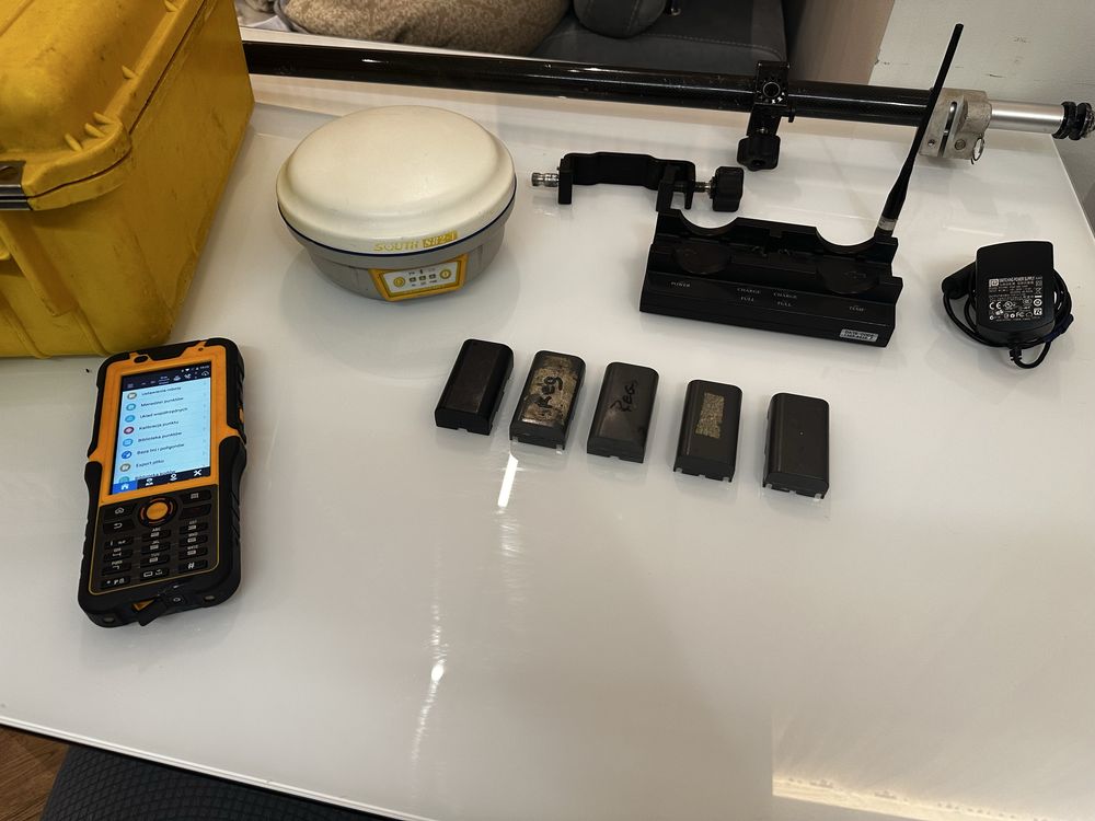 Zestaw GNSS GPS South, kontroler android, SurPad 4.2