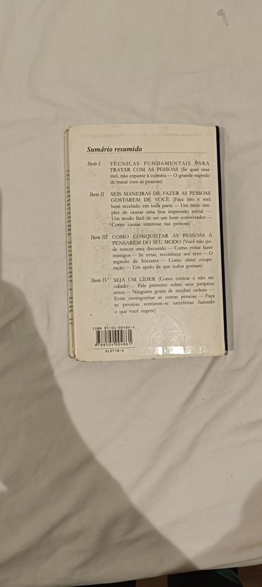Dois livros com preço de" 1"